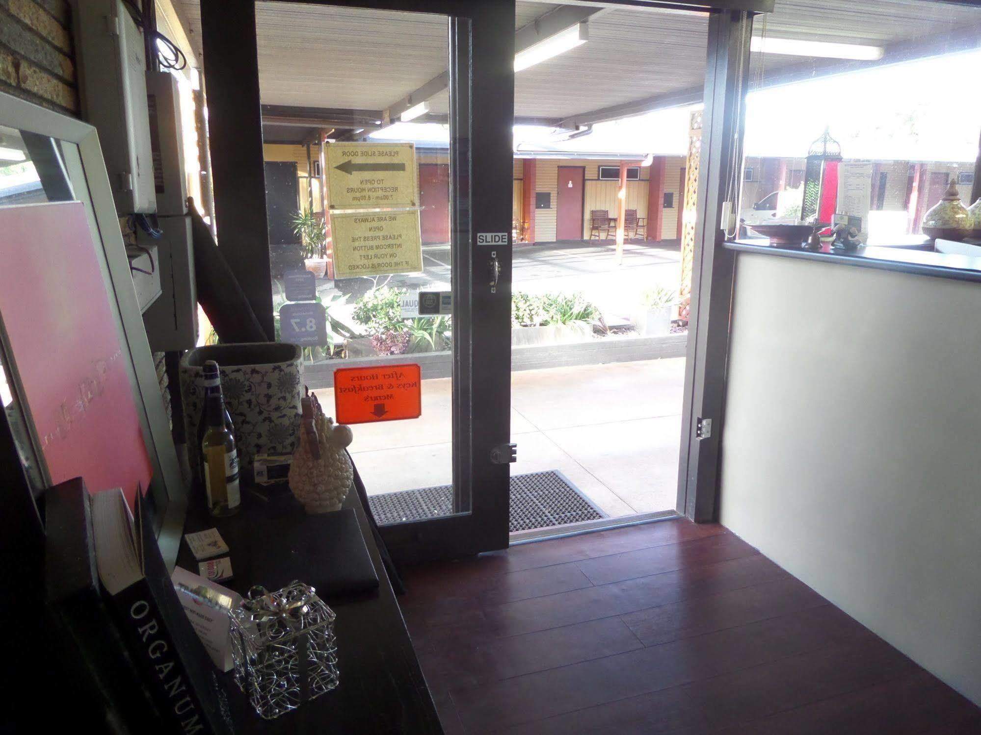 Motel Oasis Kingaroy Dış mekan fotoğraf